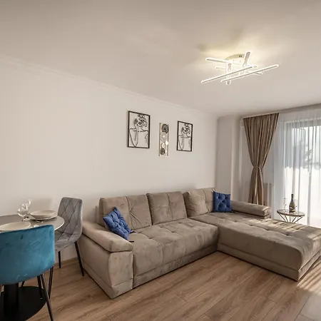 Nest By The Mamaia