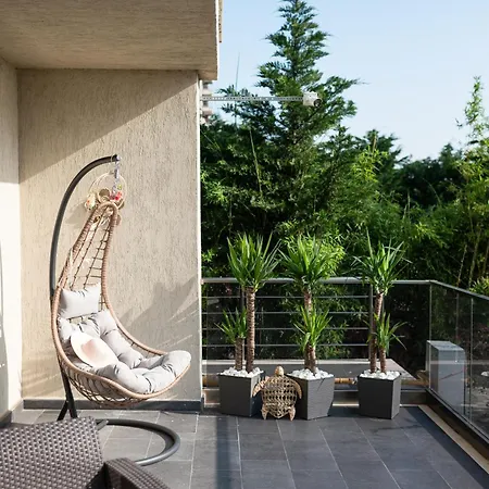 Nest By The Mamaia